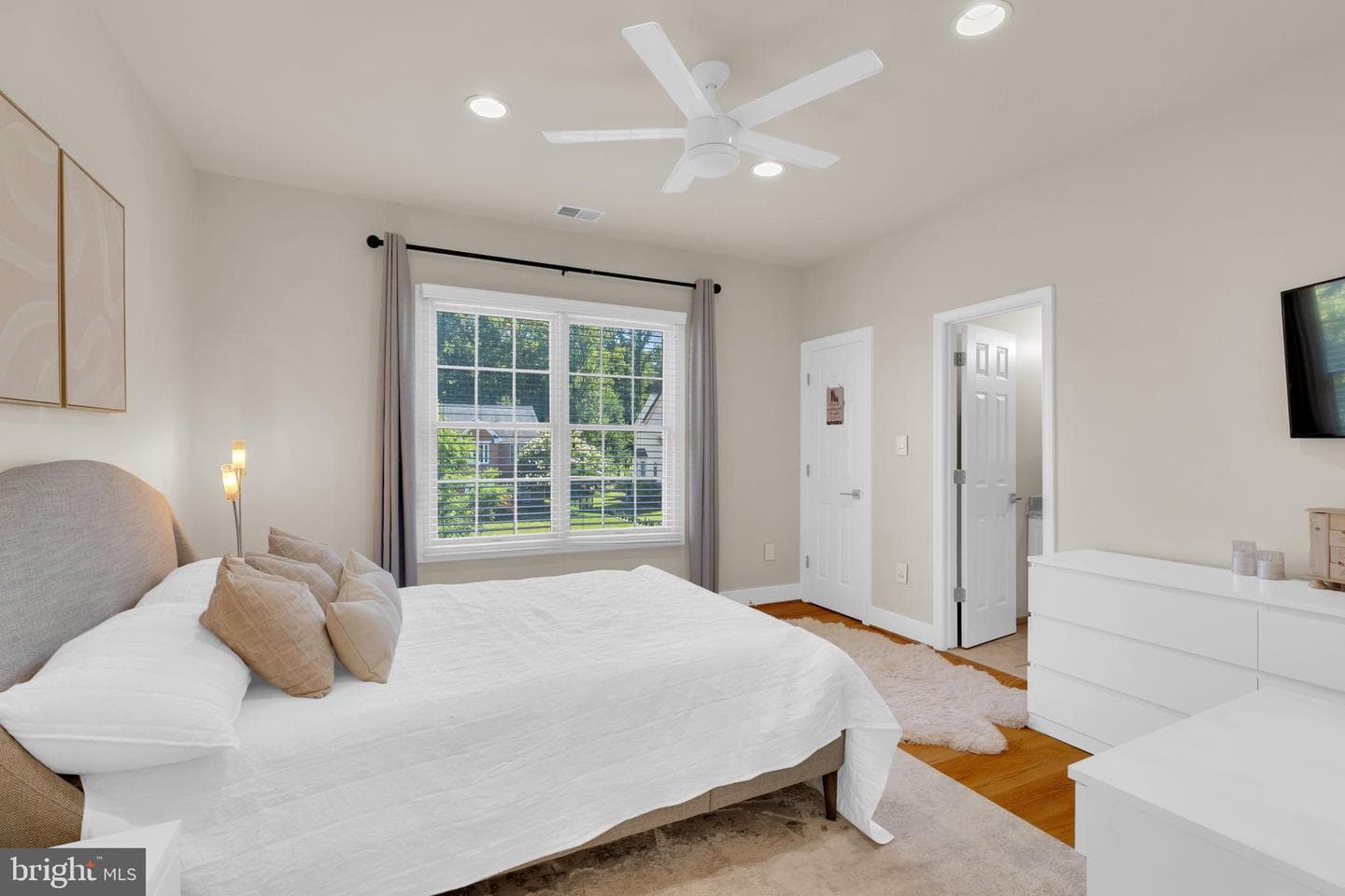 9800 John Robert Way photo 46