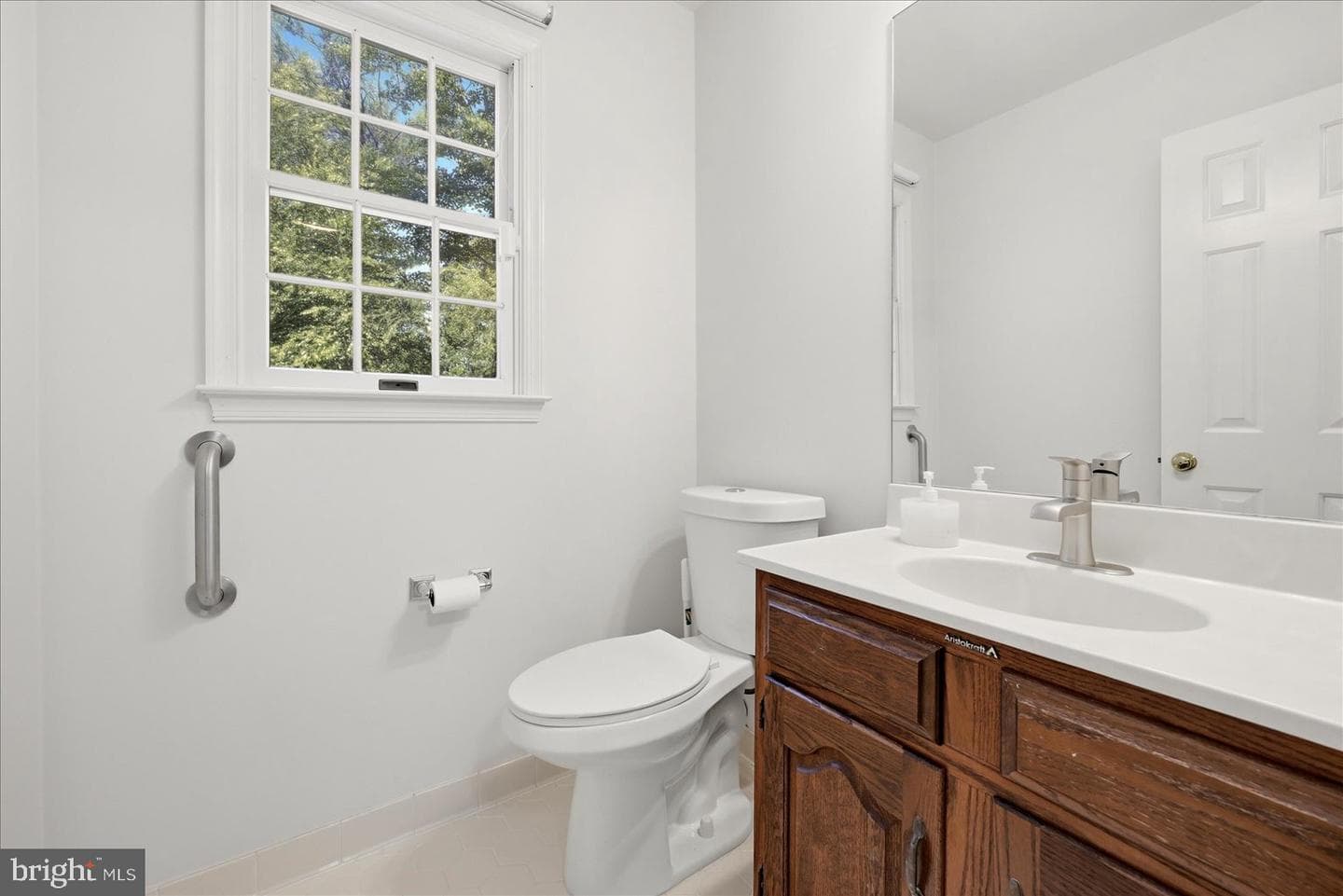 8814 Surrey Court photo 13