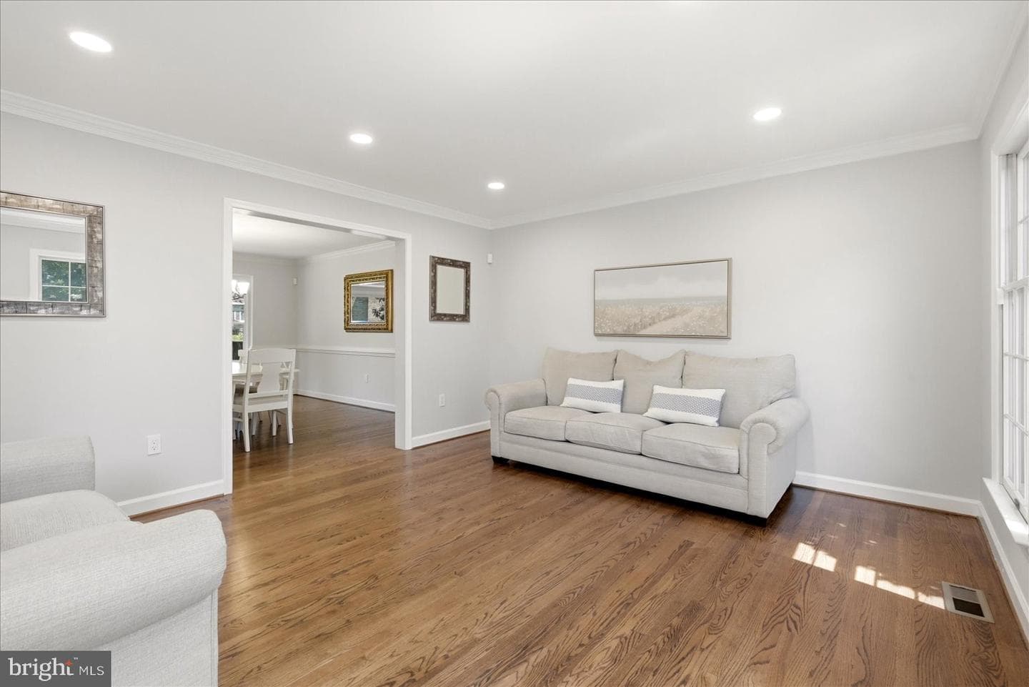 8814 Surrey Court photo 8