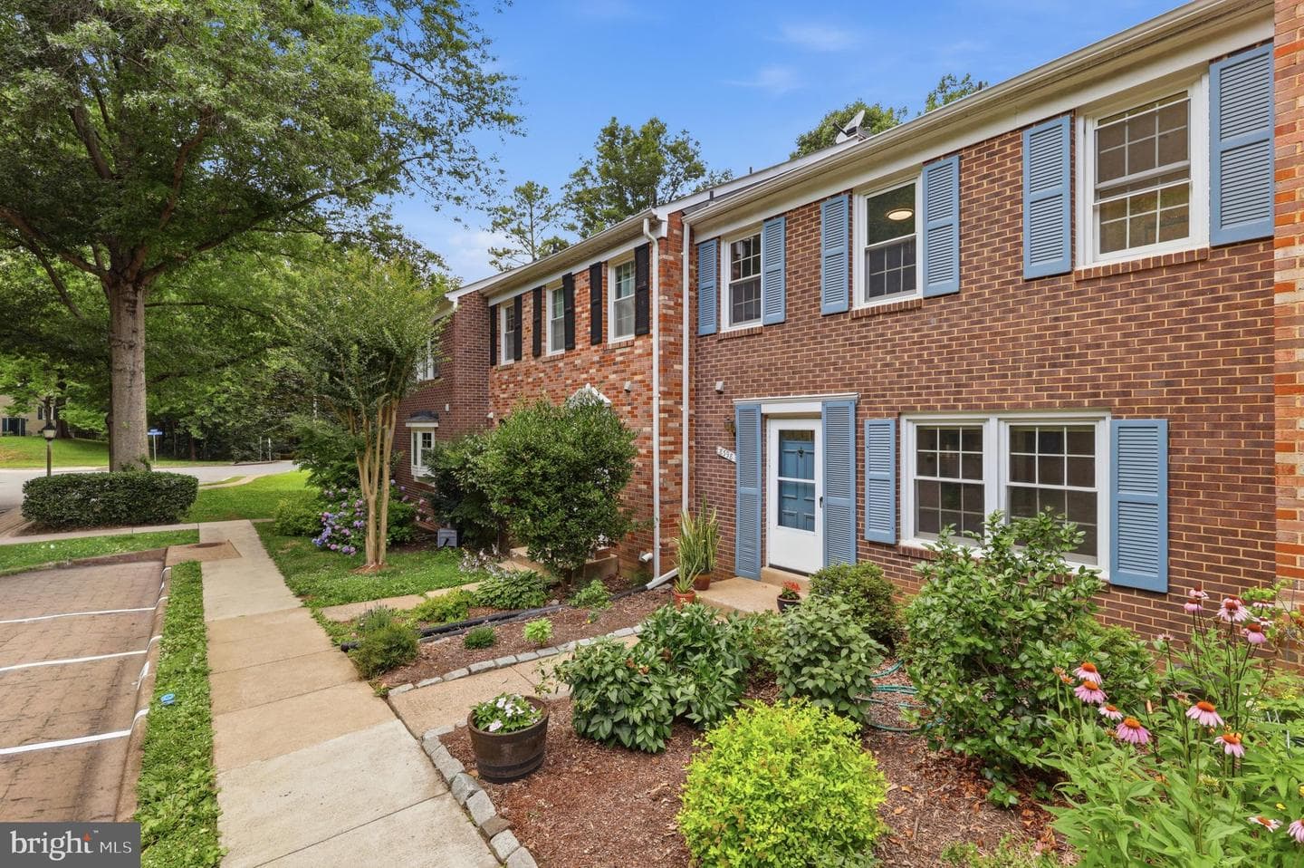 8398 Uxbridge Court photo 35