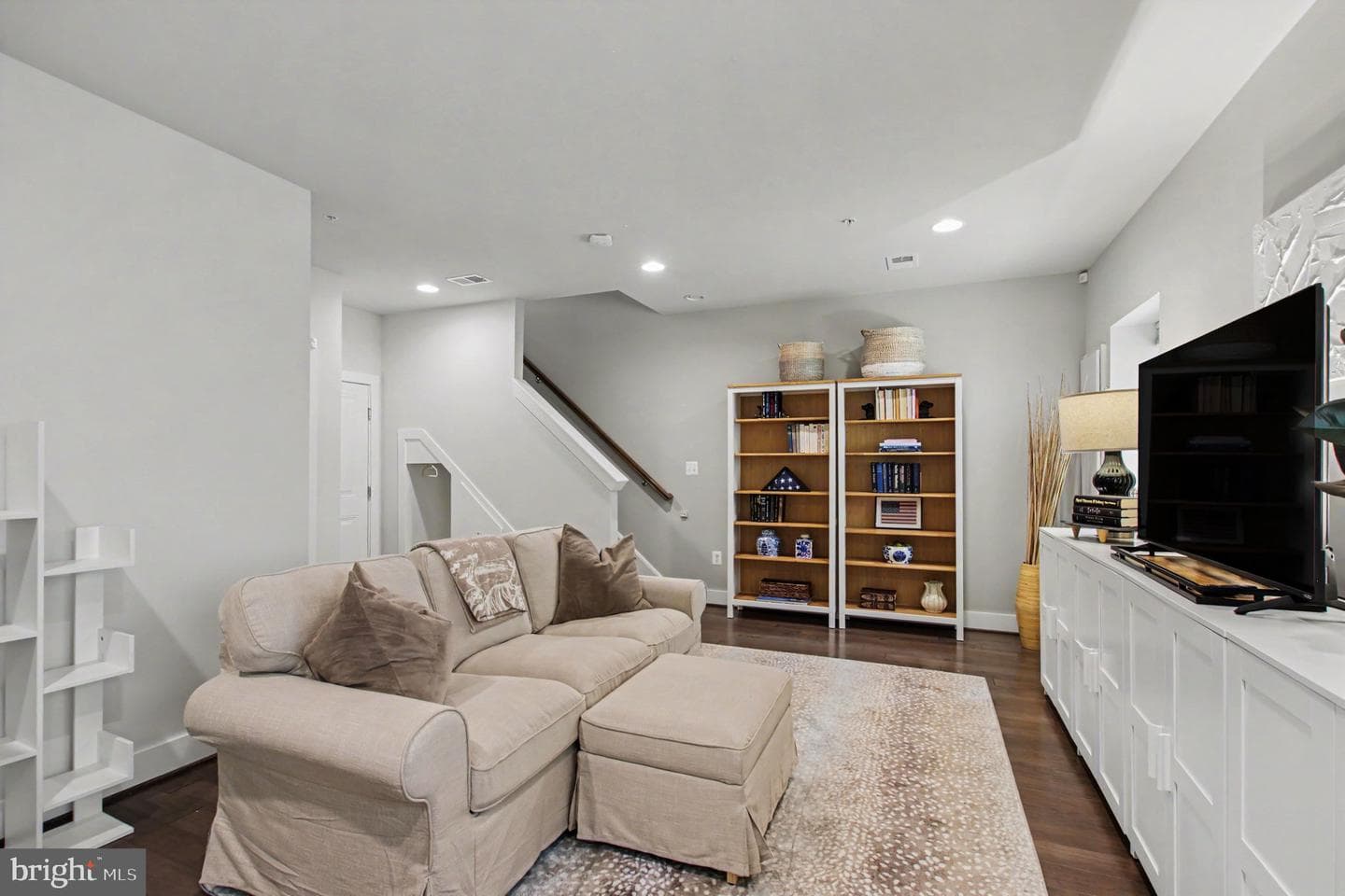 2863 Lowen Valley Road photo 3