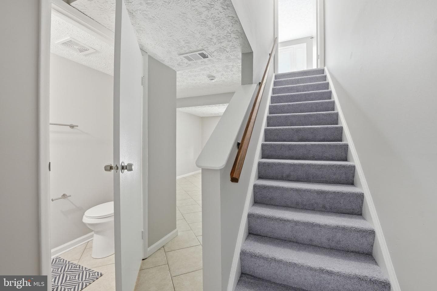 8759 Kanawha Court photo 27