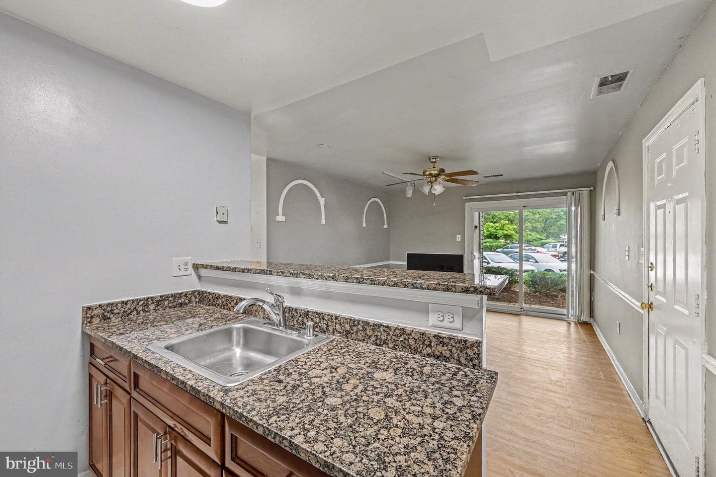 5386 Bedford Terrace #b photo 10