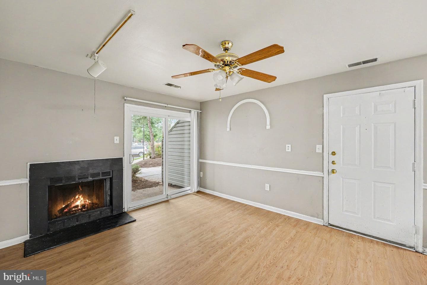 5386 Bedford Terrace #b photo 5