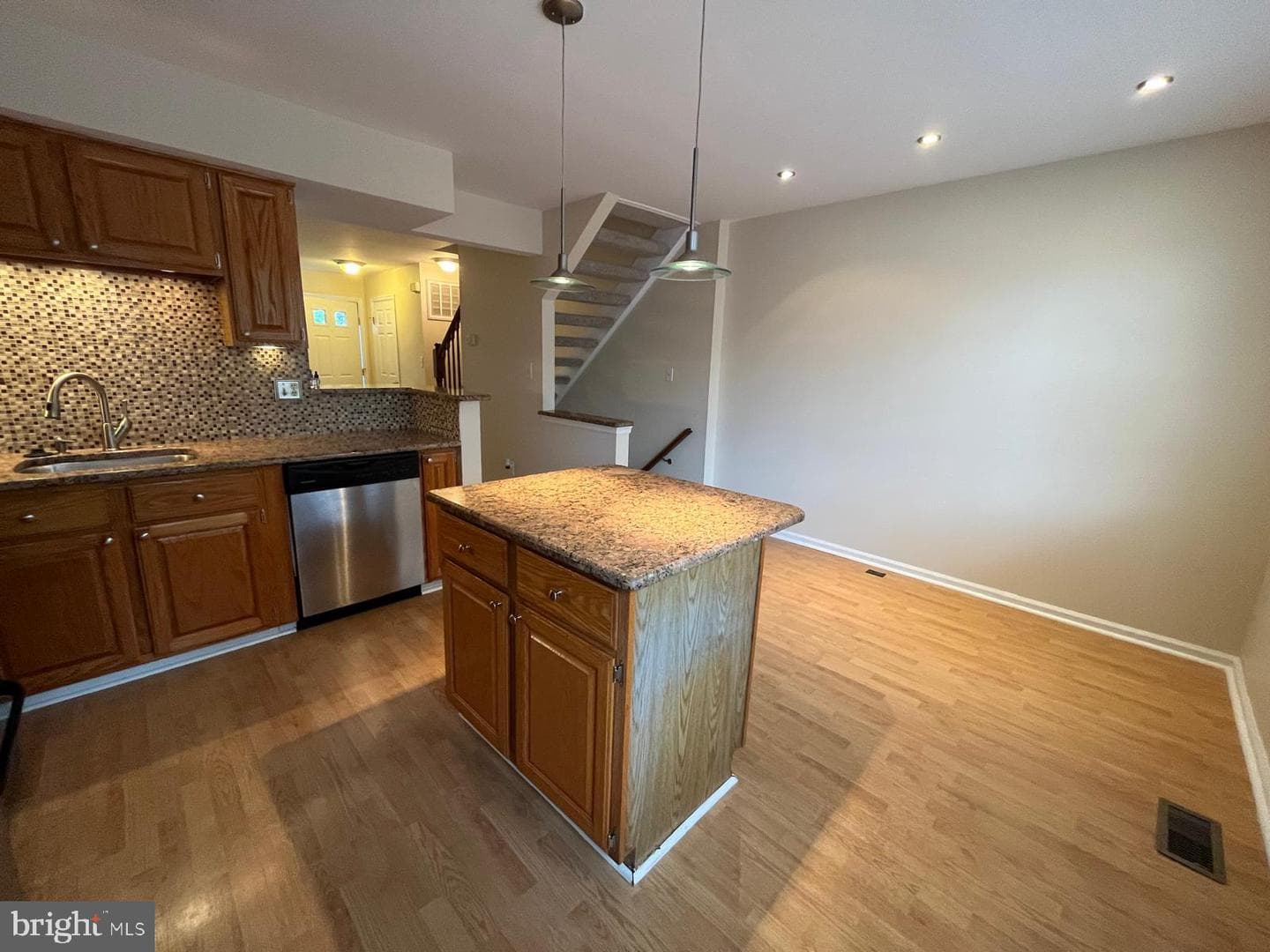 6556 Skylemar Trail photo 17