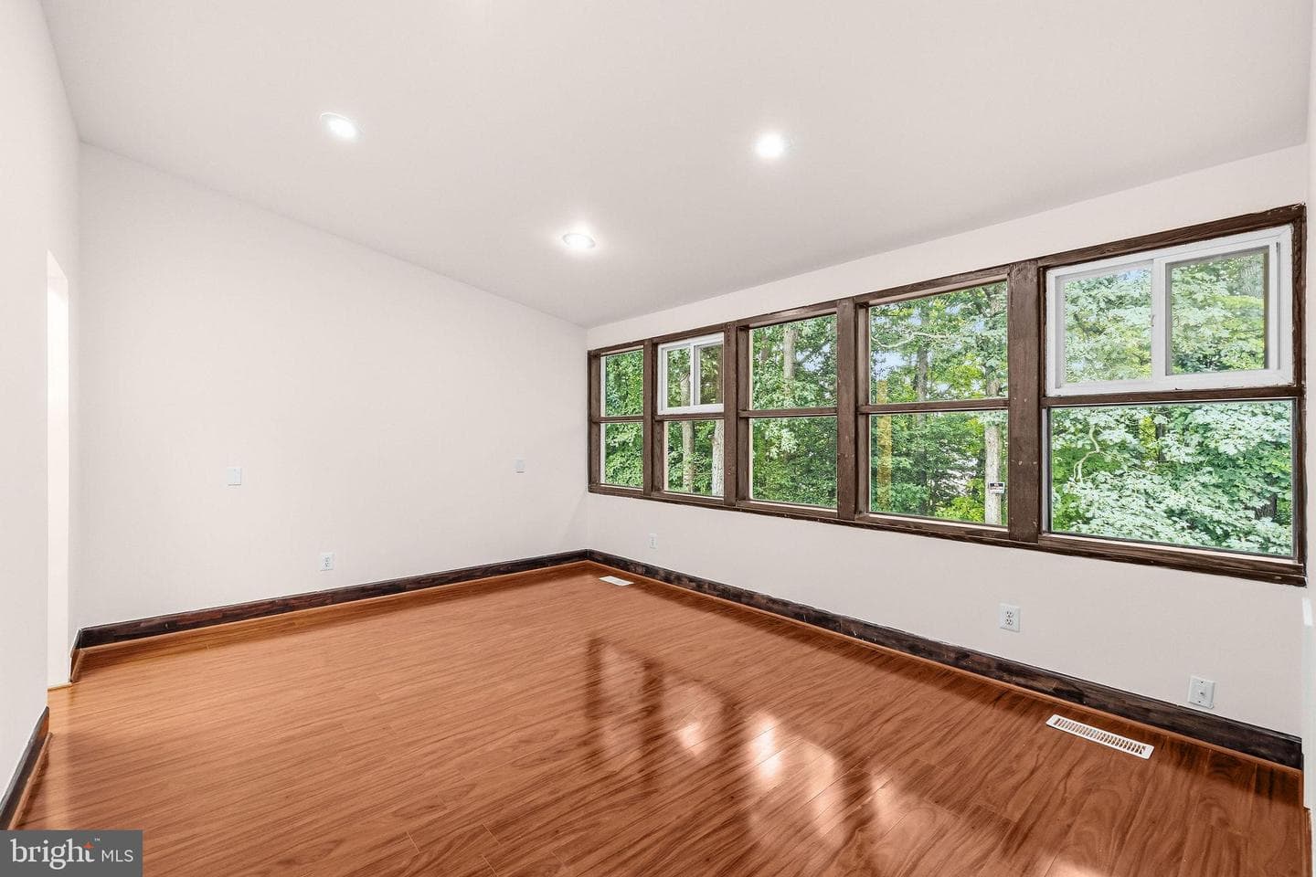 4471 Forest Glen Court photo 21