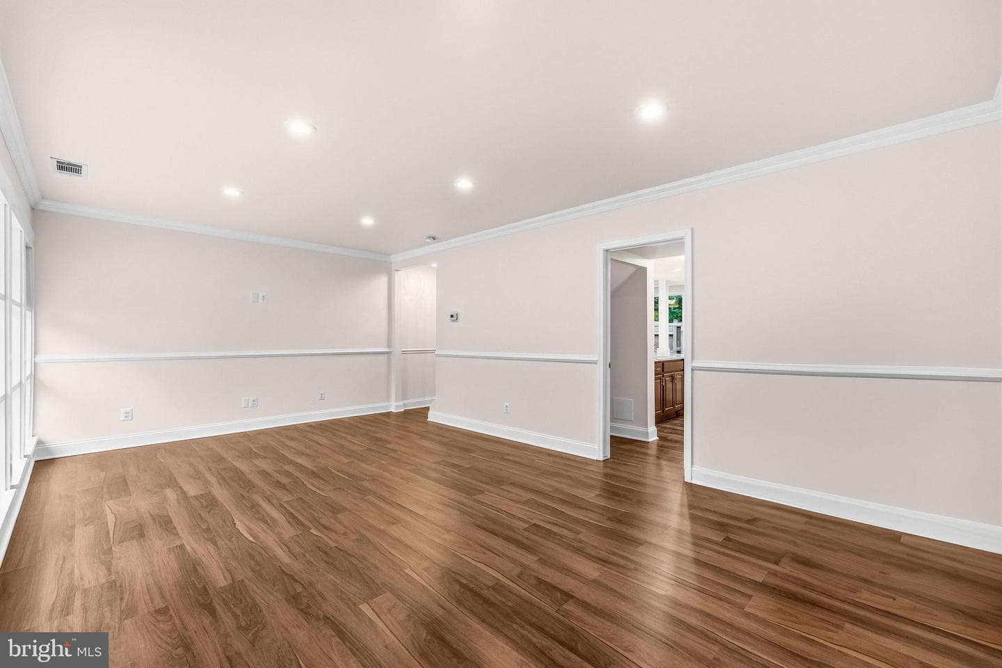 4471 Forest Glen Court photo 6