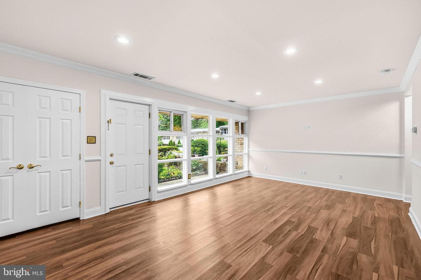 4471 Forest Glen Court photo 8