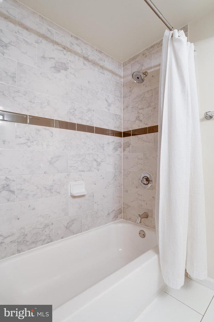 8434 Springfield Oaks Drive photo 34