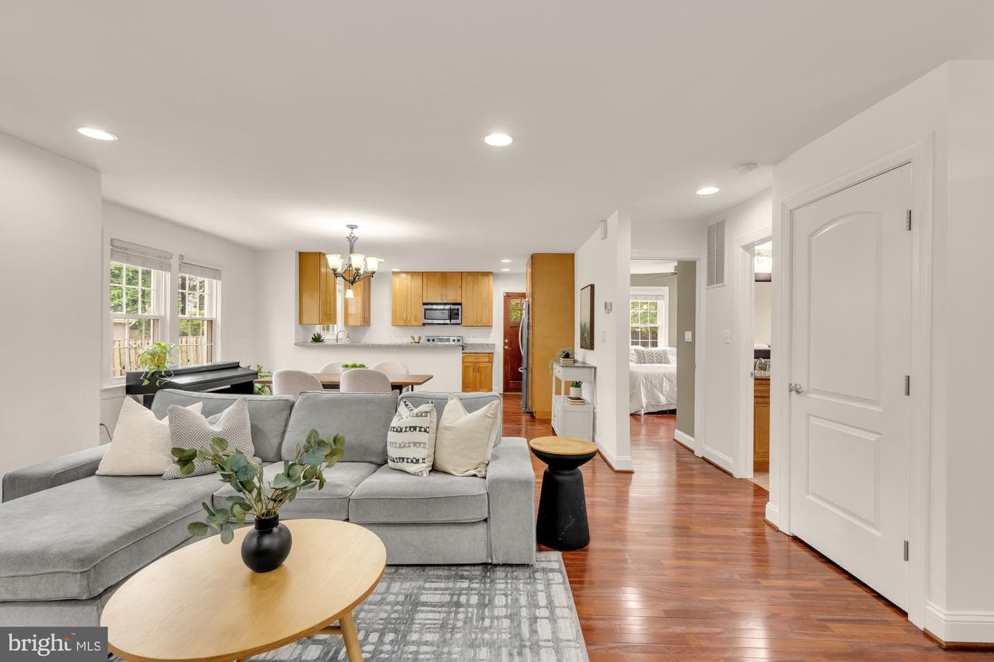 8604 Woodlawn Court photo 5