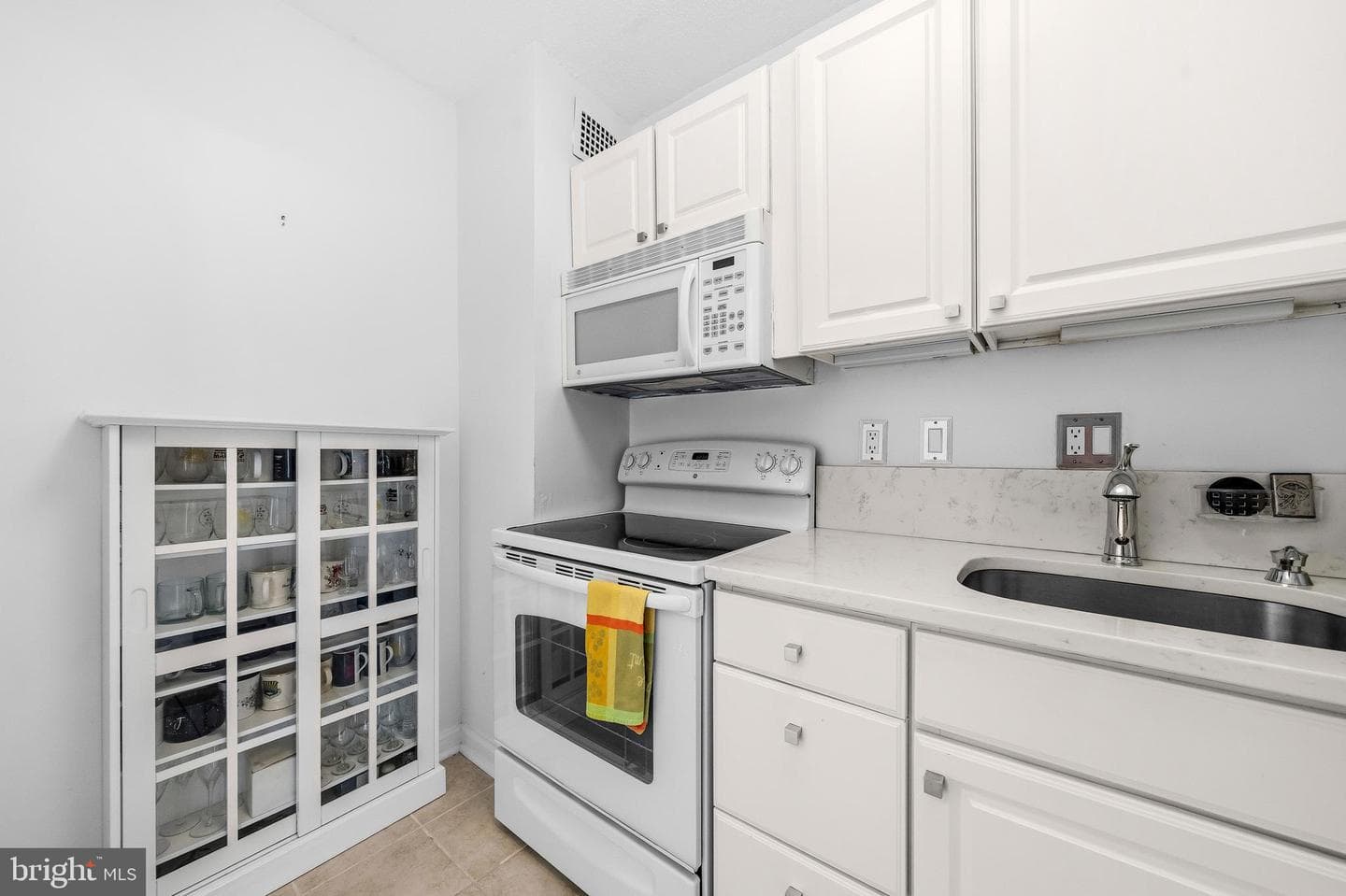 2059 Huntington Avenue #801 photo 17