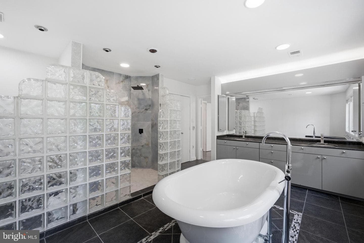 7545 Potomac Fall Road photo 45