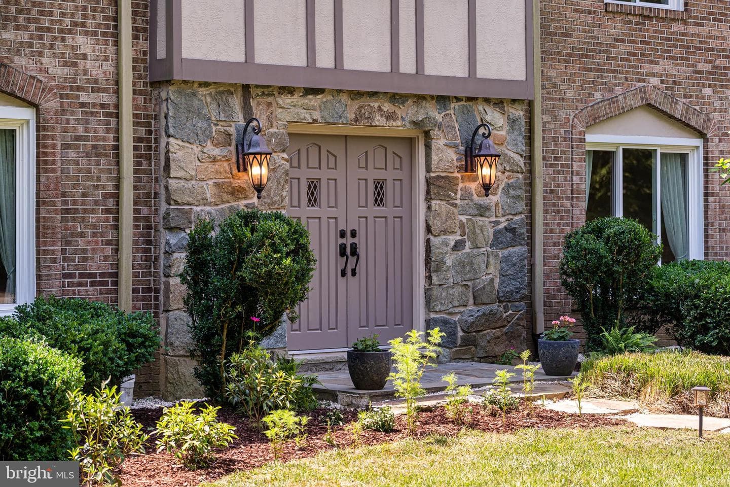 1077 Spring Hill Road photo 3