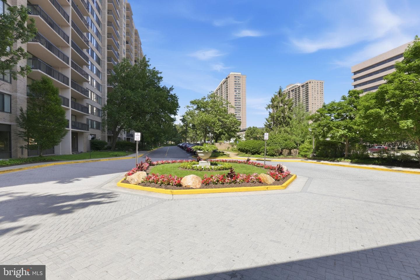3713 S George Mason Drive #810 photo 30