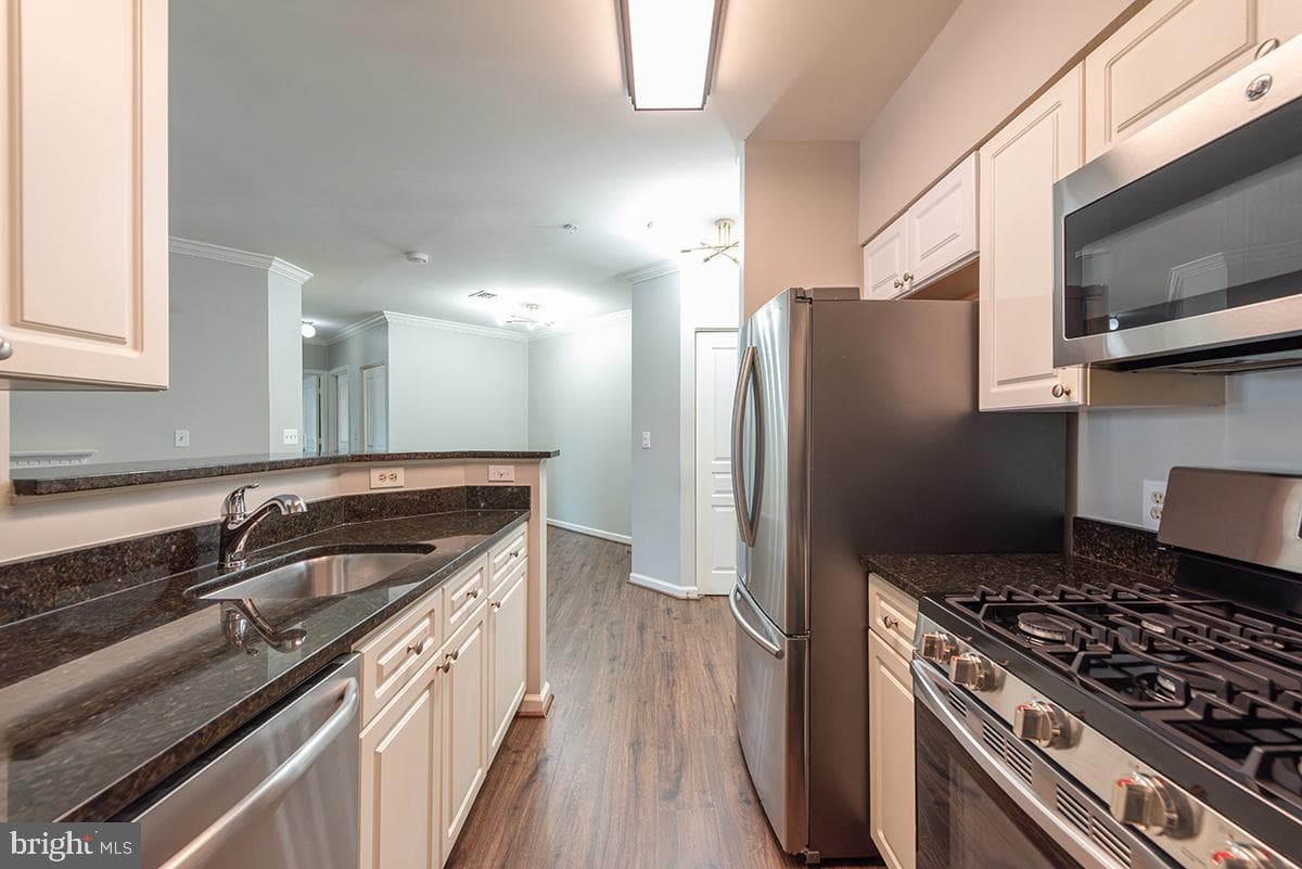 2204 Westcourt Ln # 317 photo 9