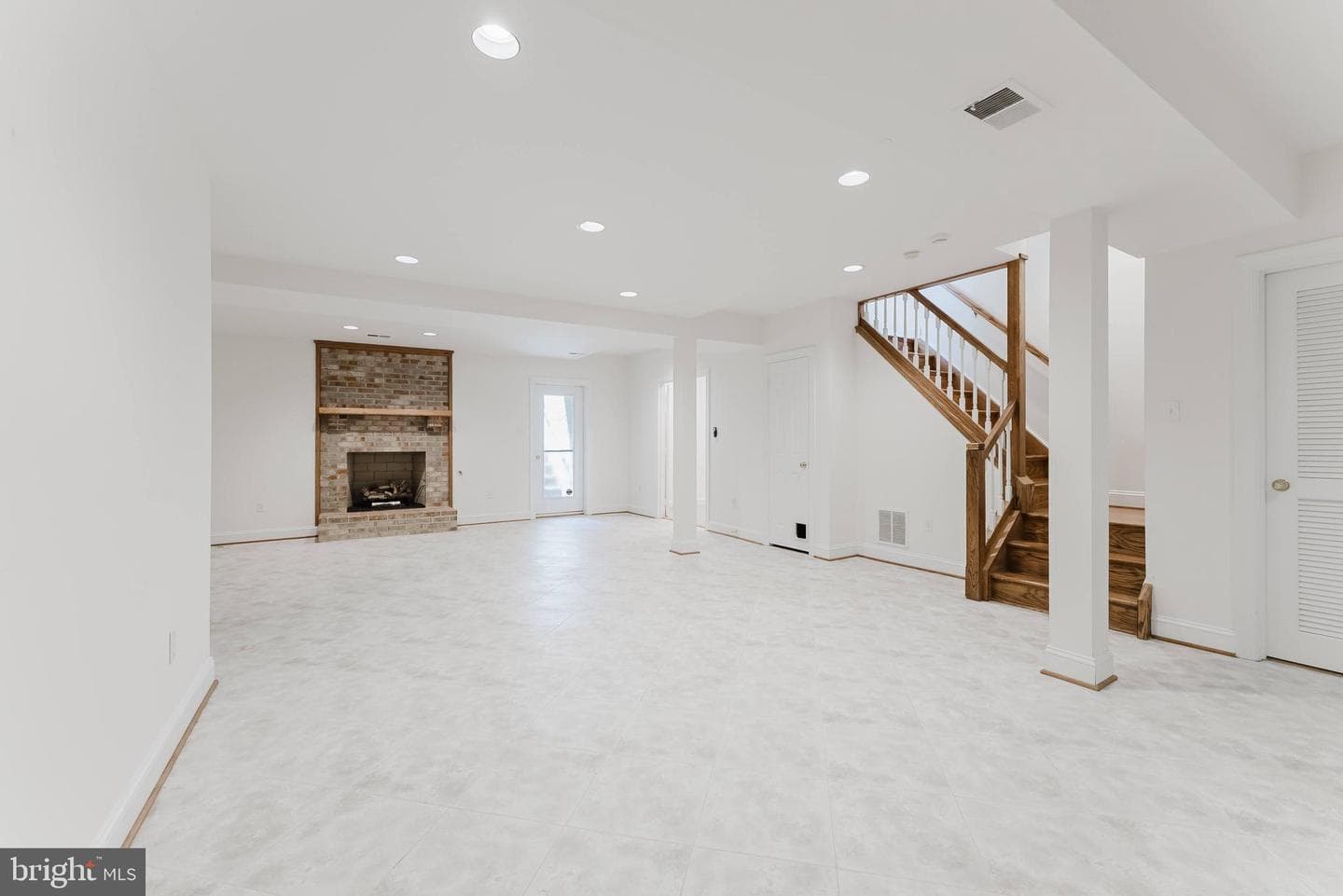 10527 Mereworth Lane photo 39