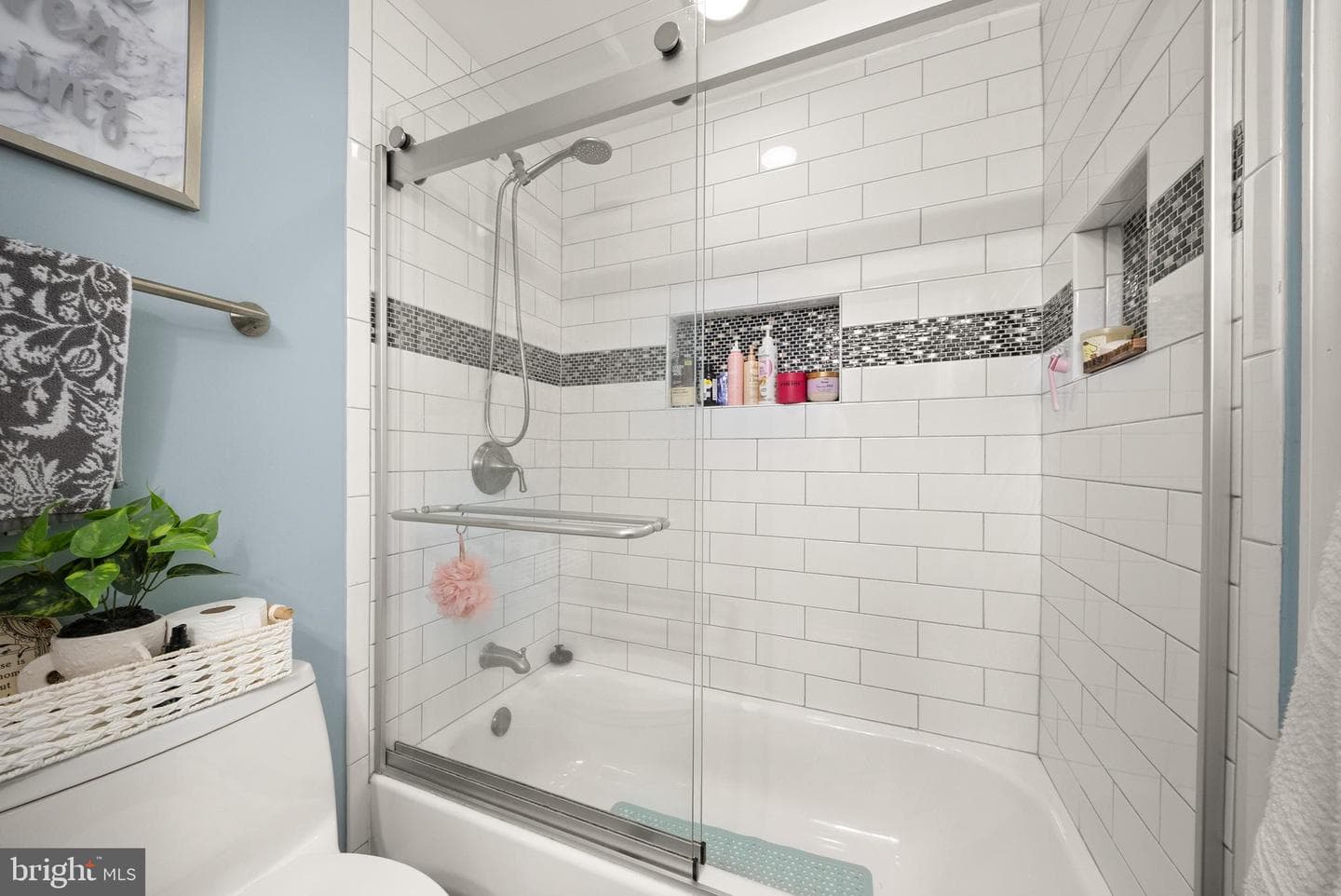 2655 Petersborough Street photo 32