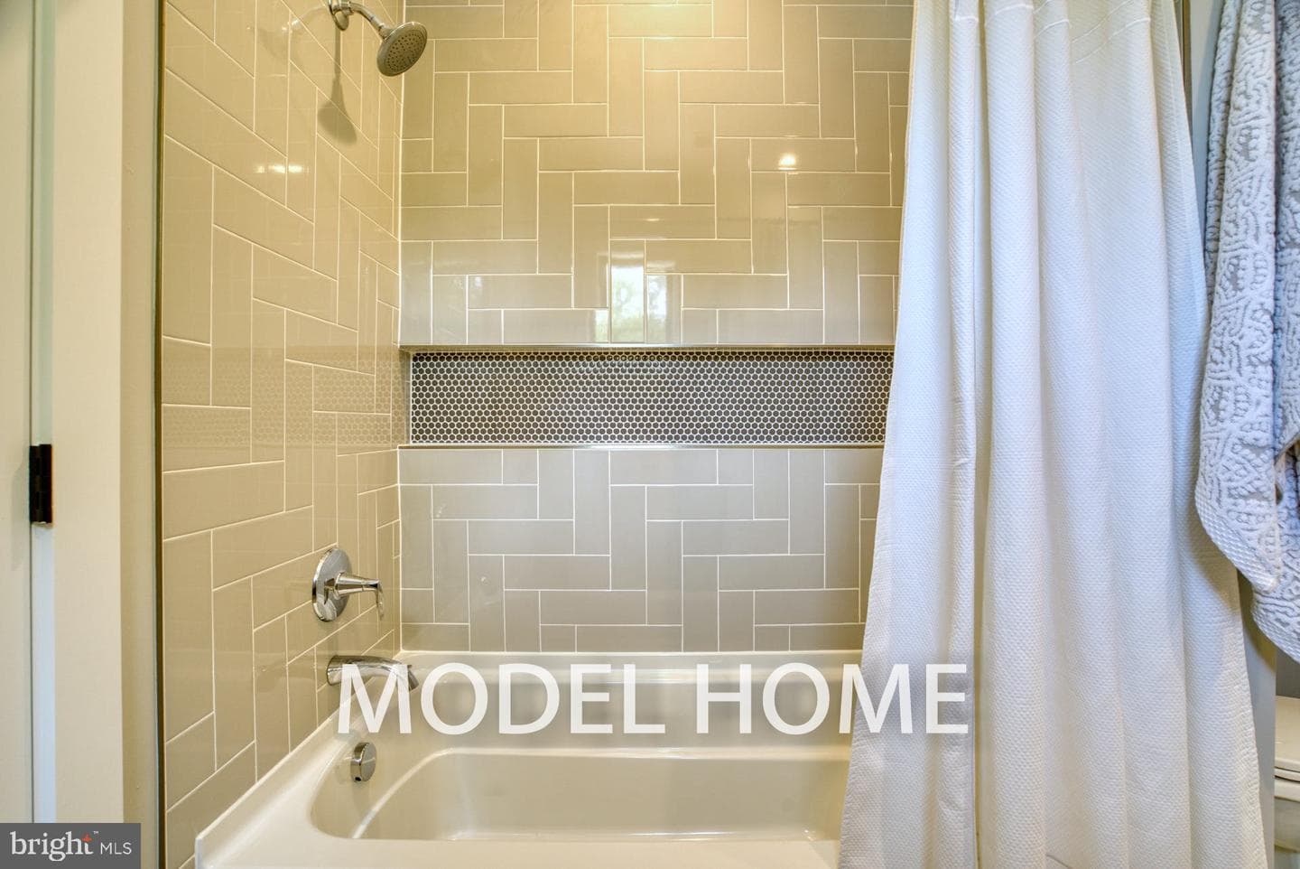 1532 Longfellow Court photo 31