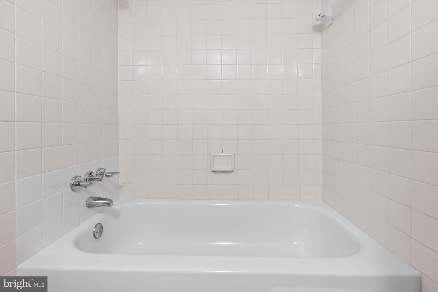 9721 Kings Crown Court #202 photo 24