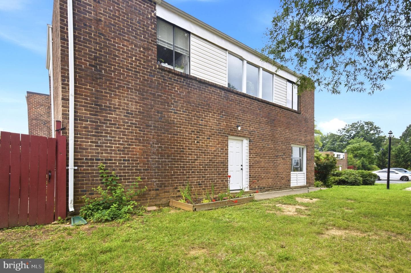 1224 Magnolia Lane photo 3