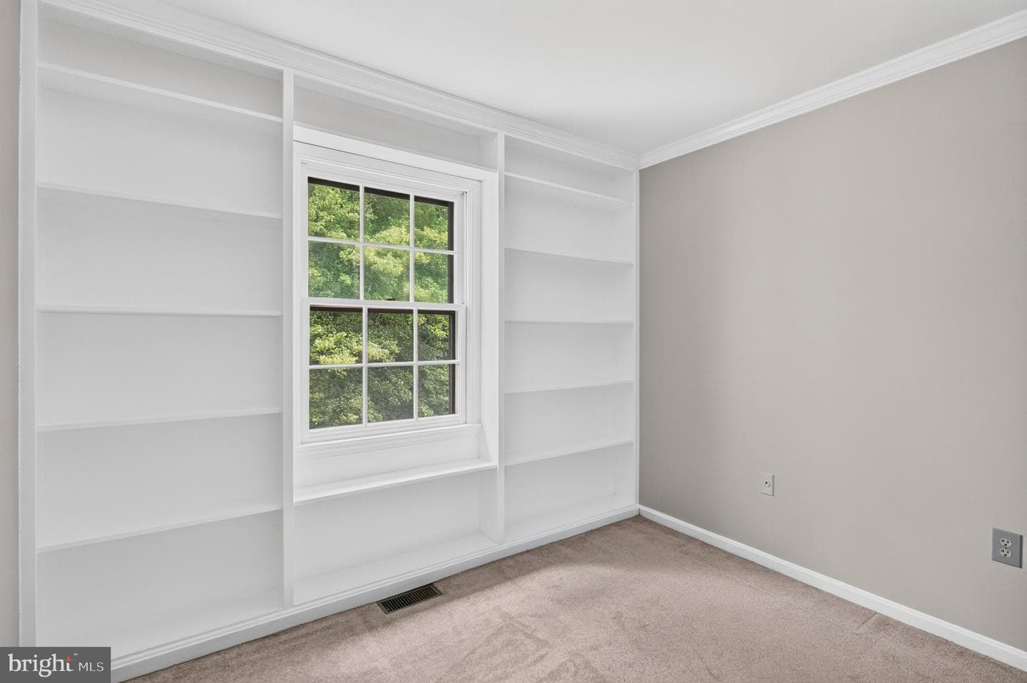 2836 Kelly Square photo 22