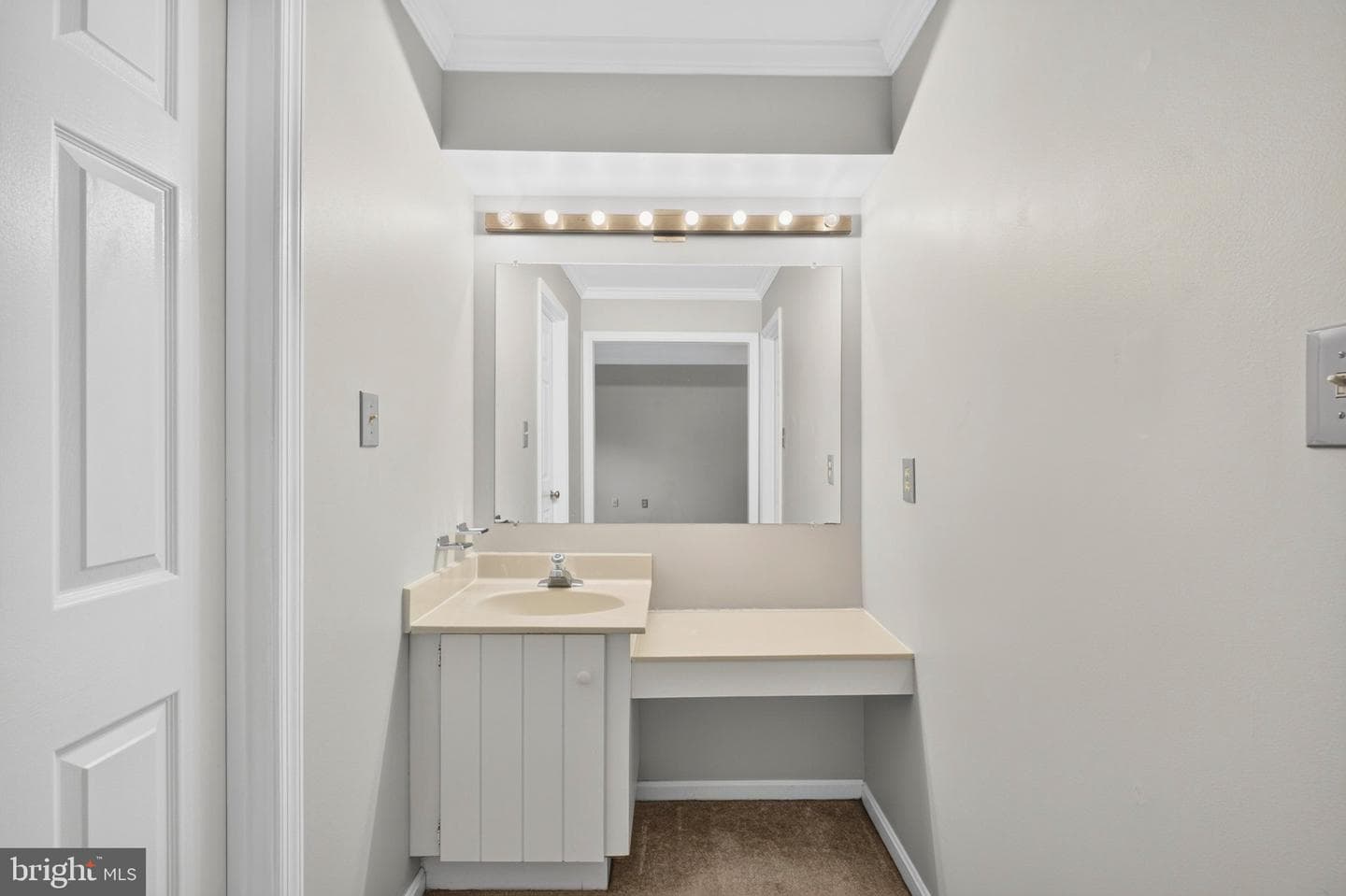 2836 Kelly Square photo 32