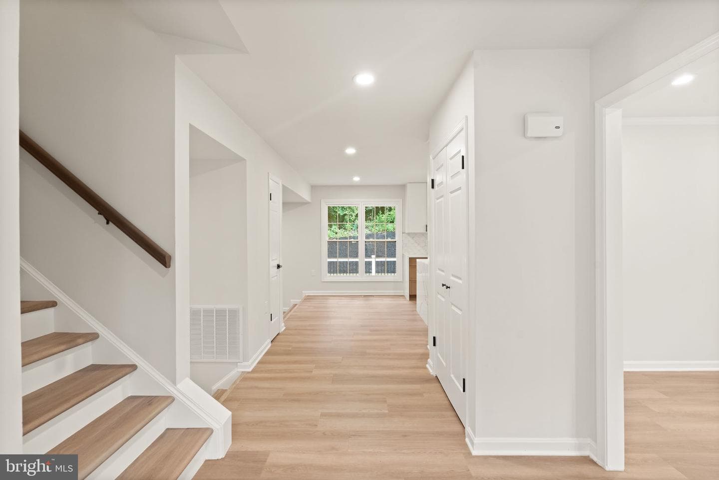 6390 Phillip Court photo 6