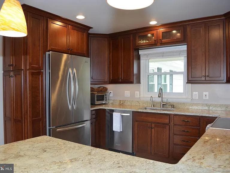 12802 Middleton Lane photo 3