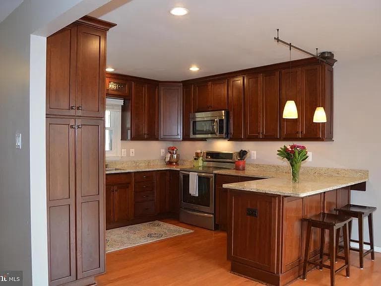 12802 Middleton Lane photo 4