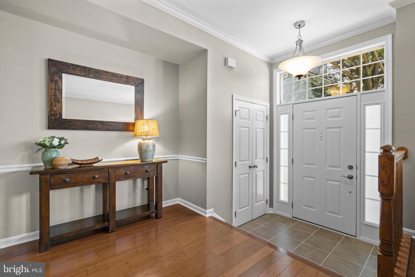 7049 Kings Manor Drive photo 11