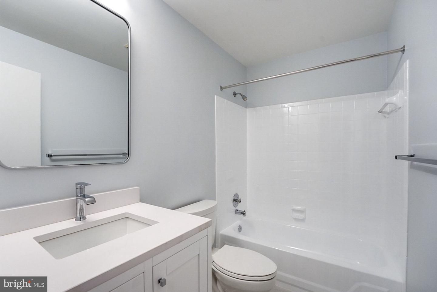 8424 Hollis Lane photo 17