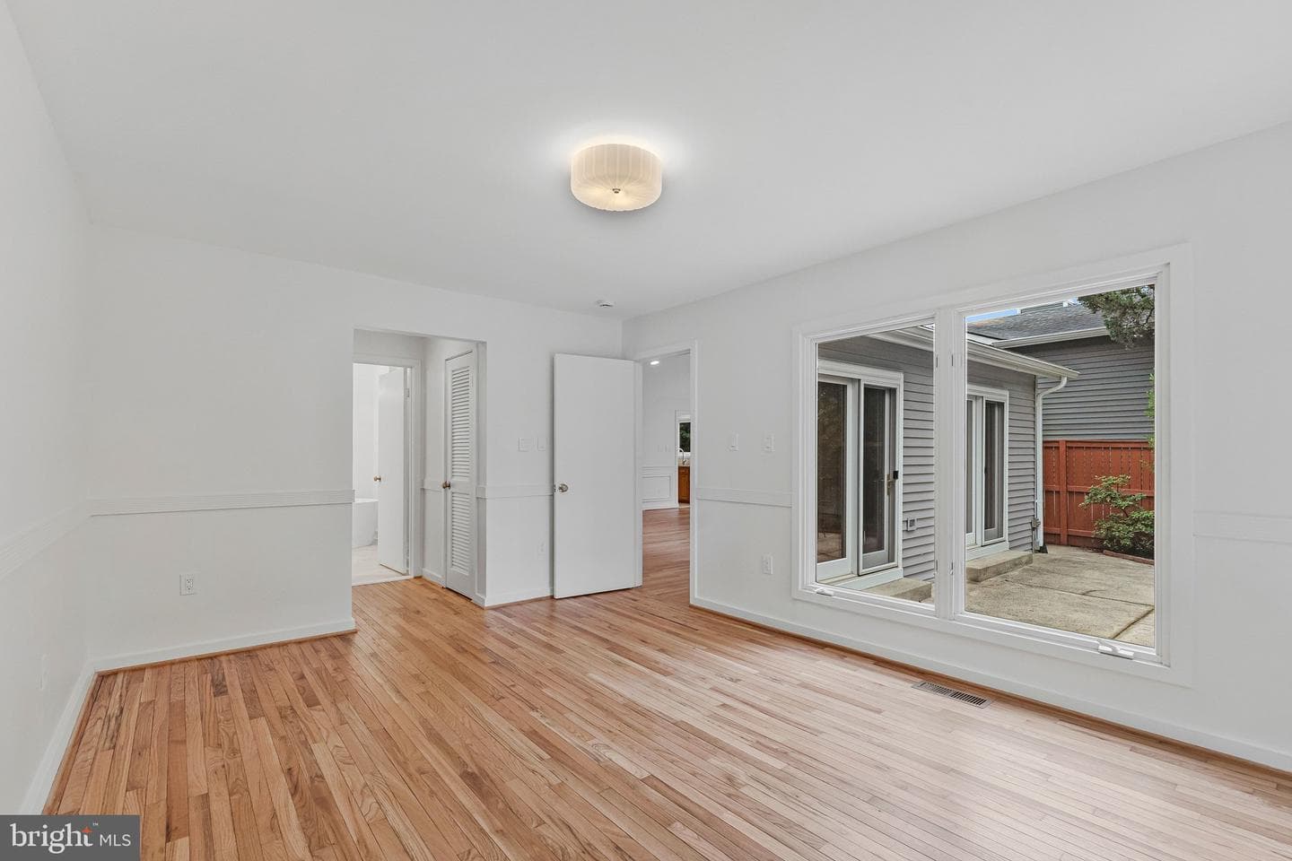 8424 Hollis Lane photo 18