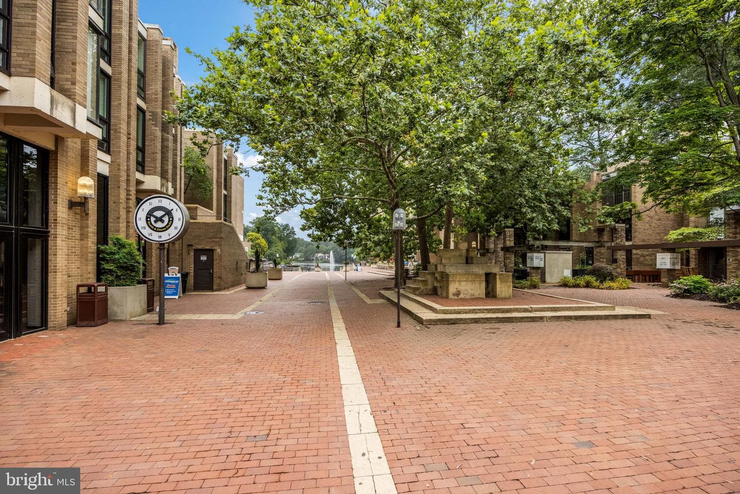 11471 W Washington Plaza W photo 48
