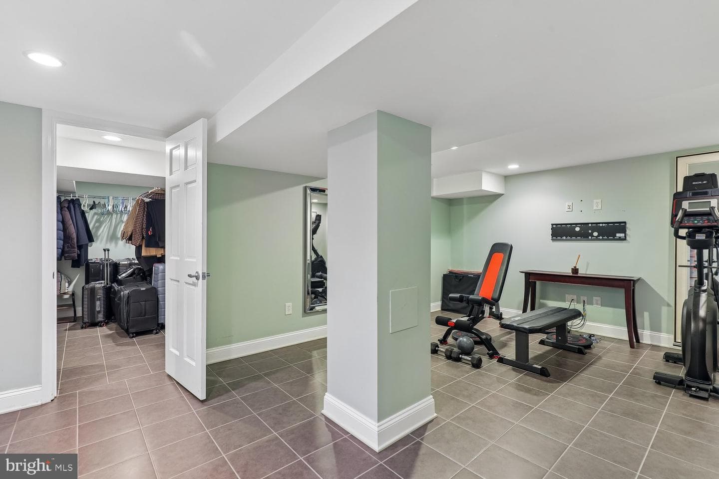 9005 Greylock Street photo 39