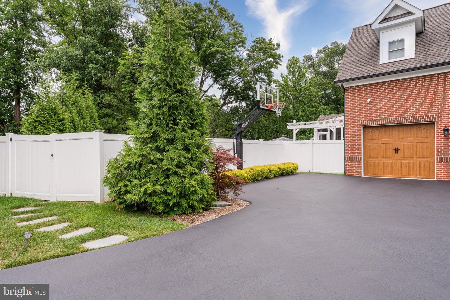 1515 Brookhaven Drive photo 4