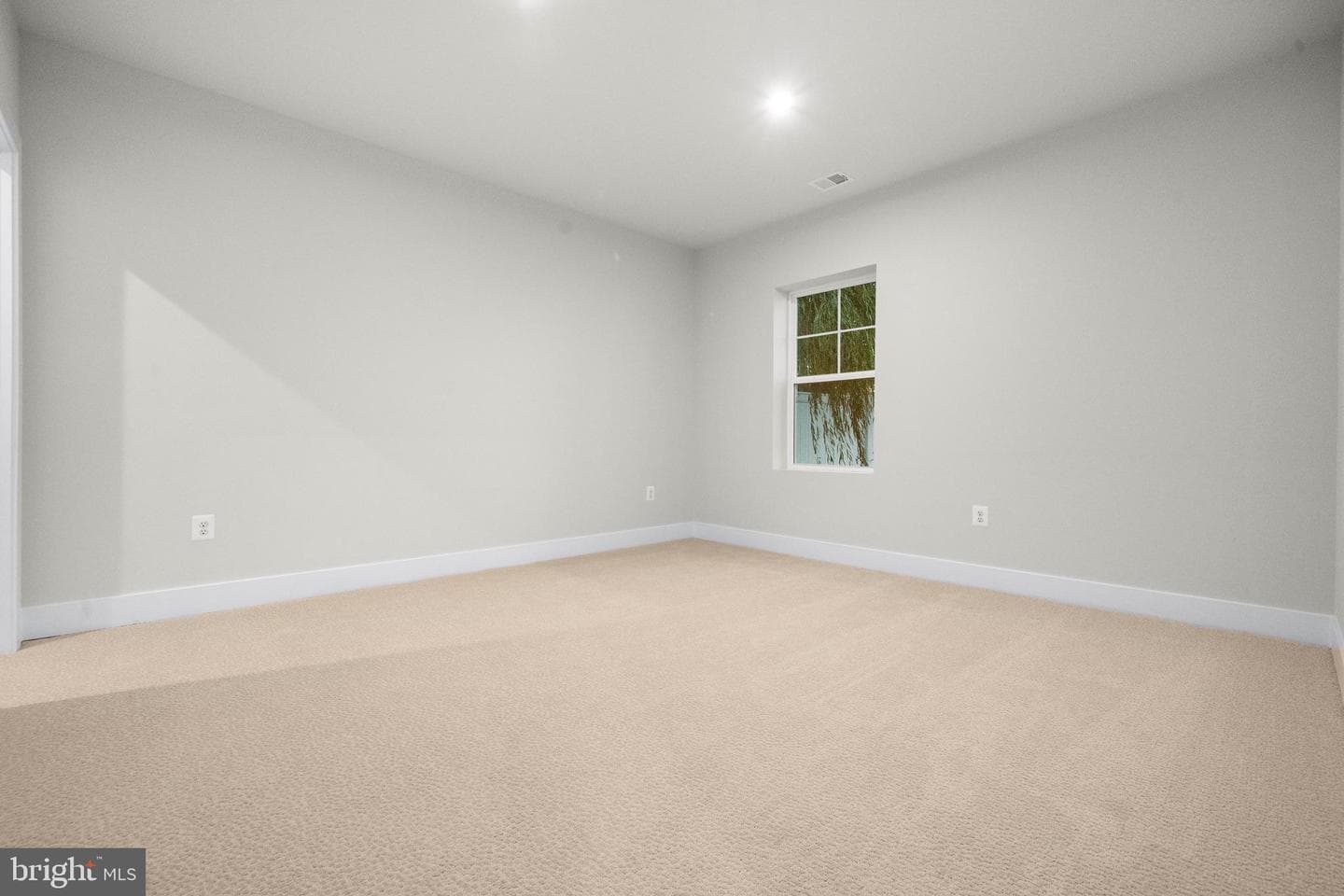 7505 Magarity Road photo 55