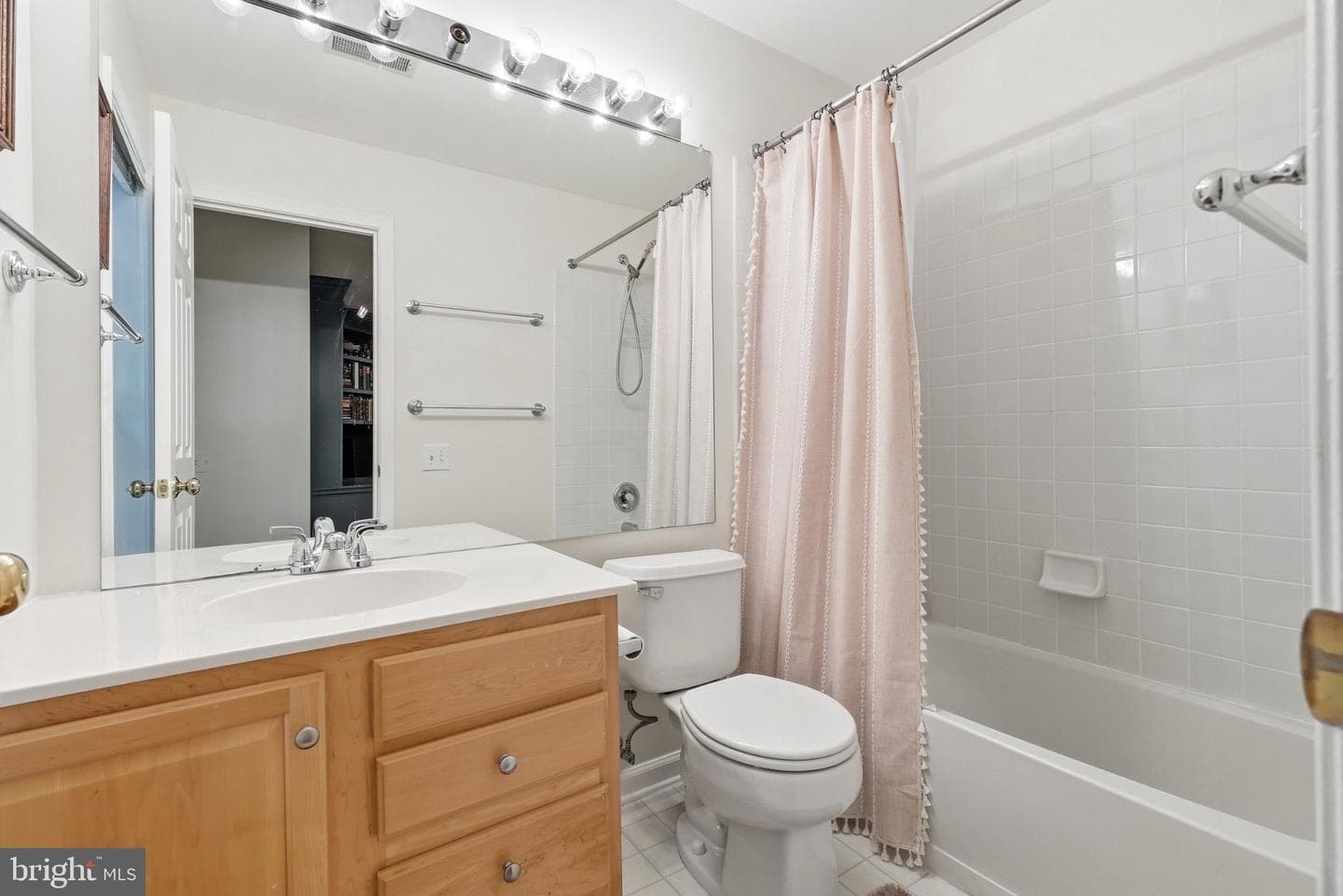 5439 Summer Leaf Lane photo 12