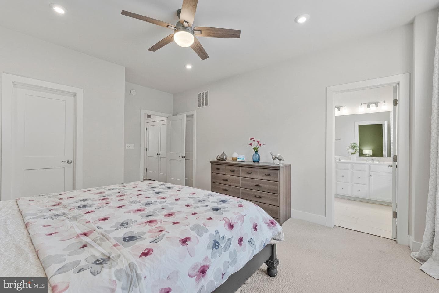 2383 Liberty Loop photo 25