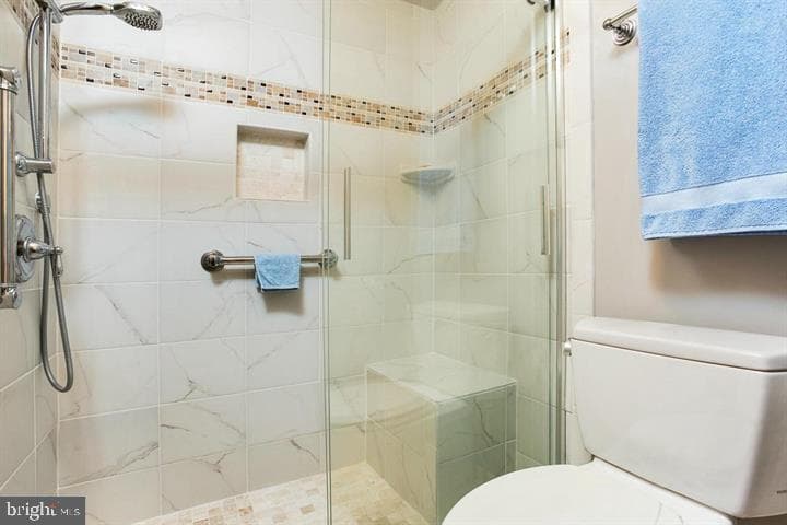 8601 Venoy Court photo 5