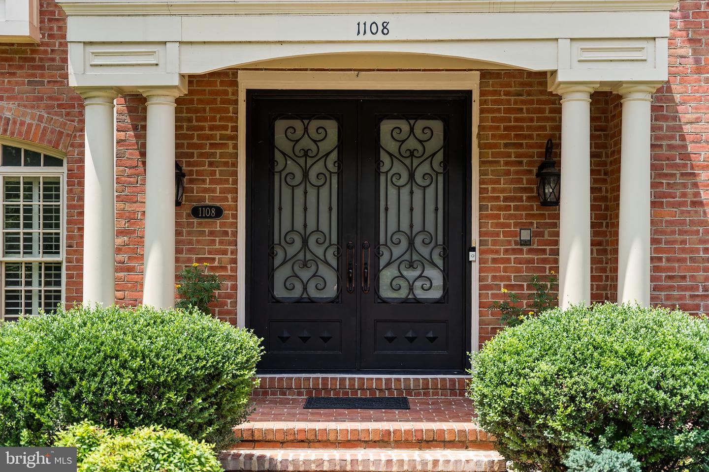 1108 Hobnail Court photo 4