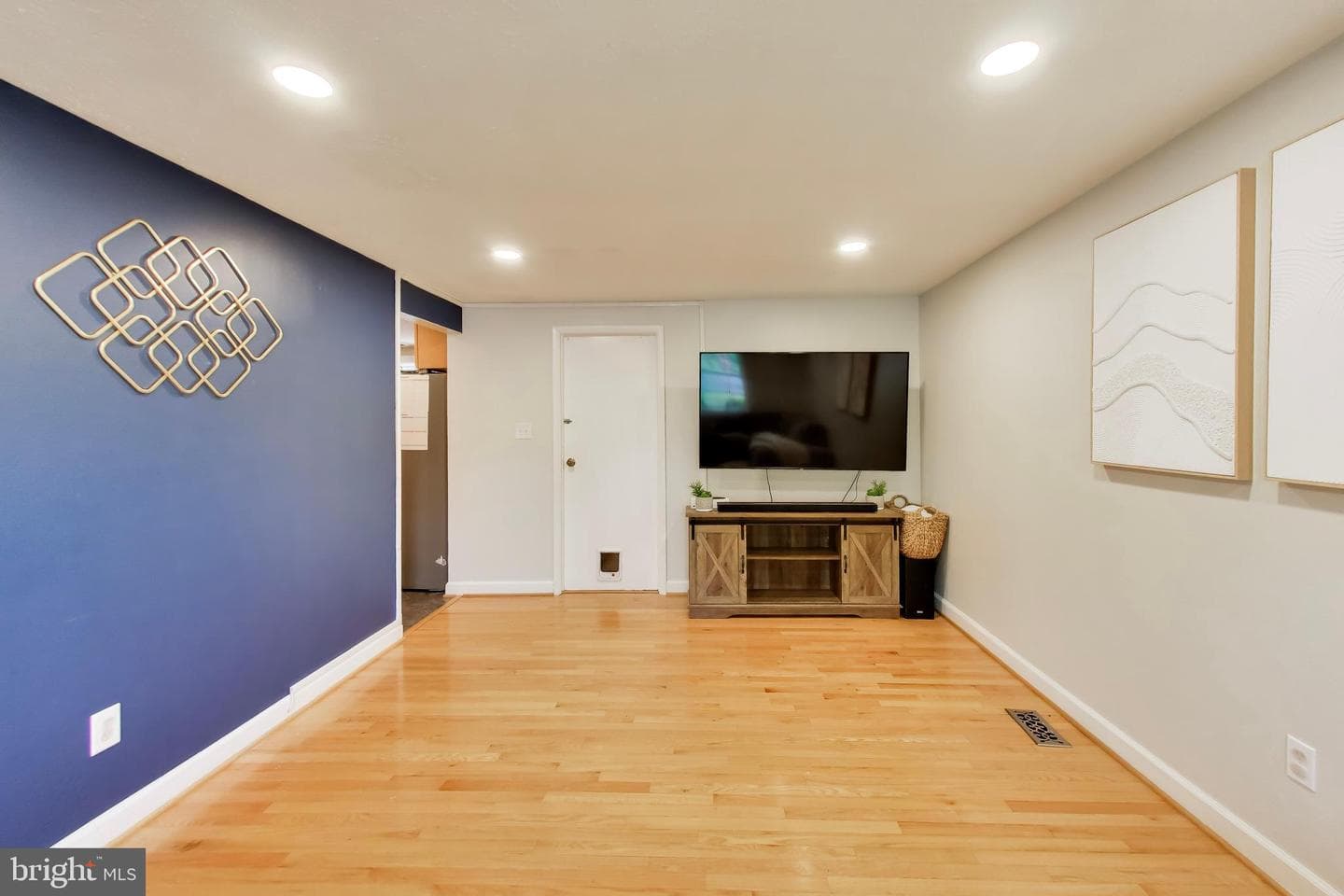 5932 Peregrine Dr photo 11