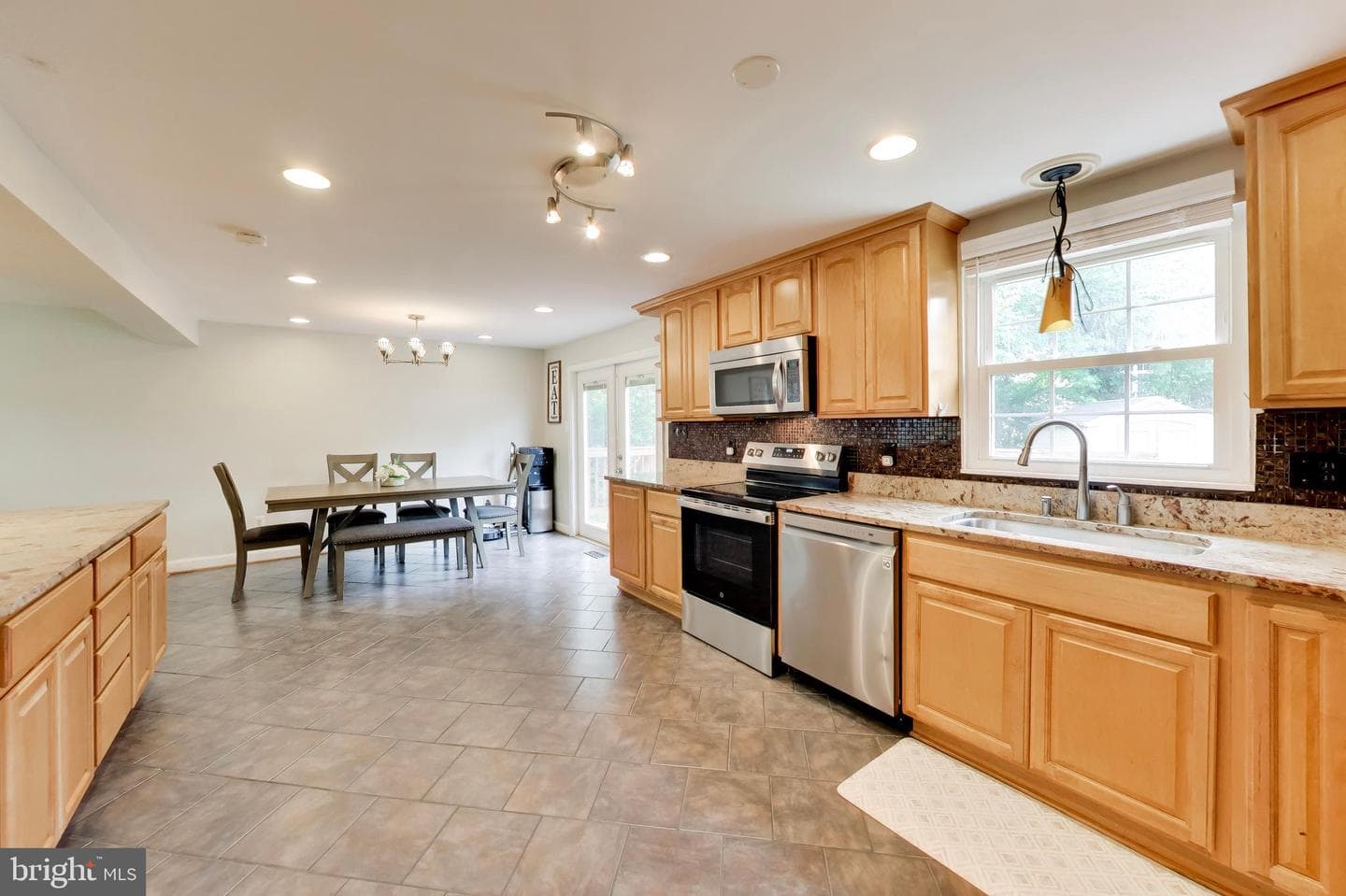 5932 Peregrine Dr photo 5