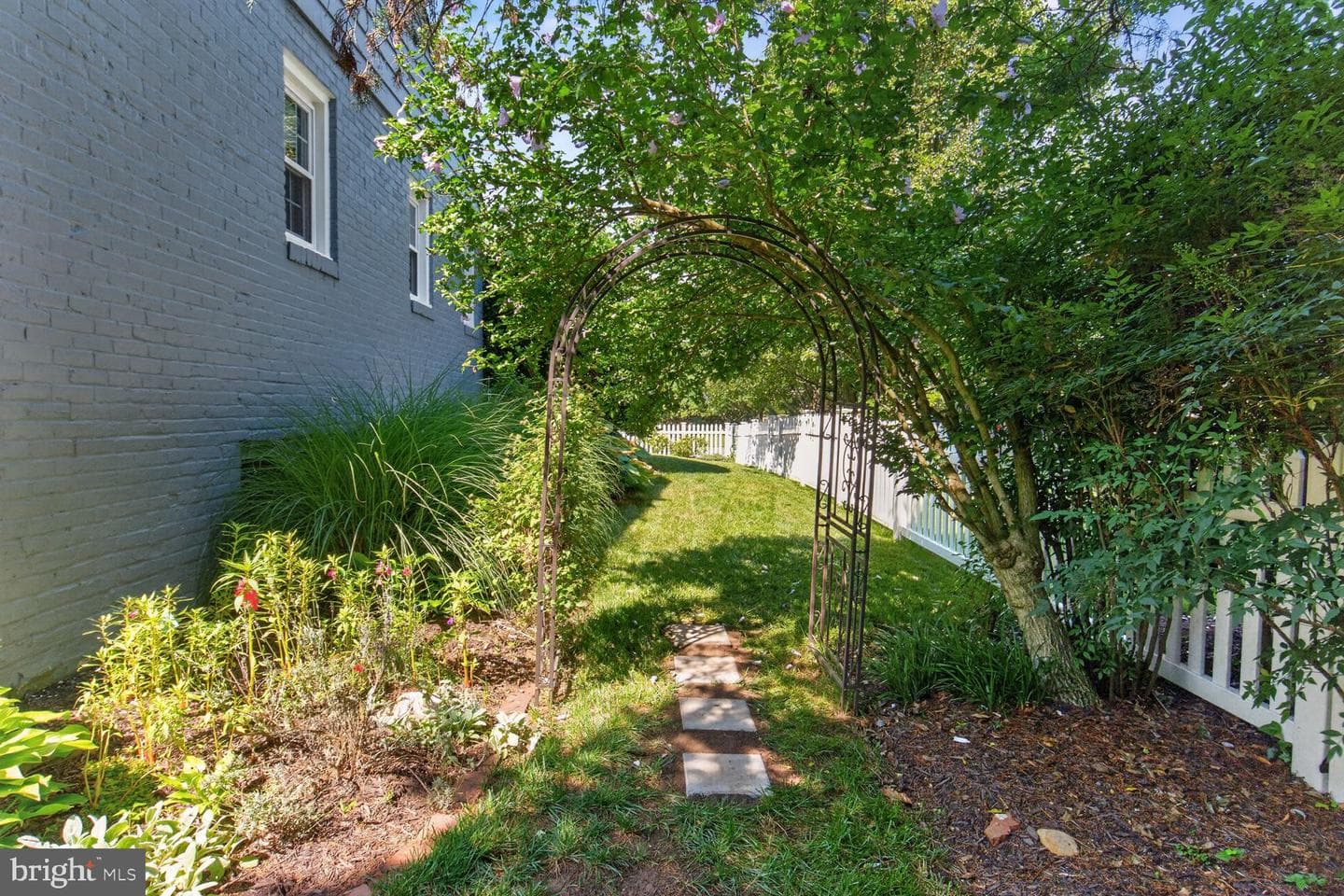 7915 Bainbridge Road photo 38