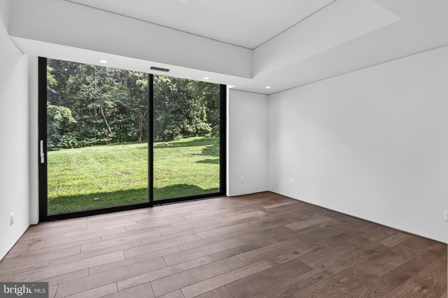 10590 Beach Mill Road photo 28