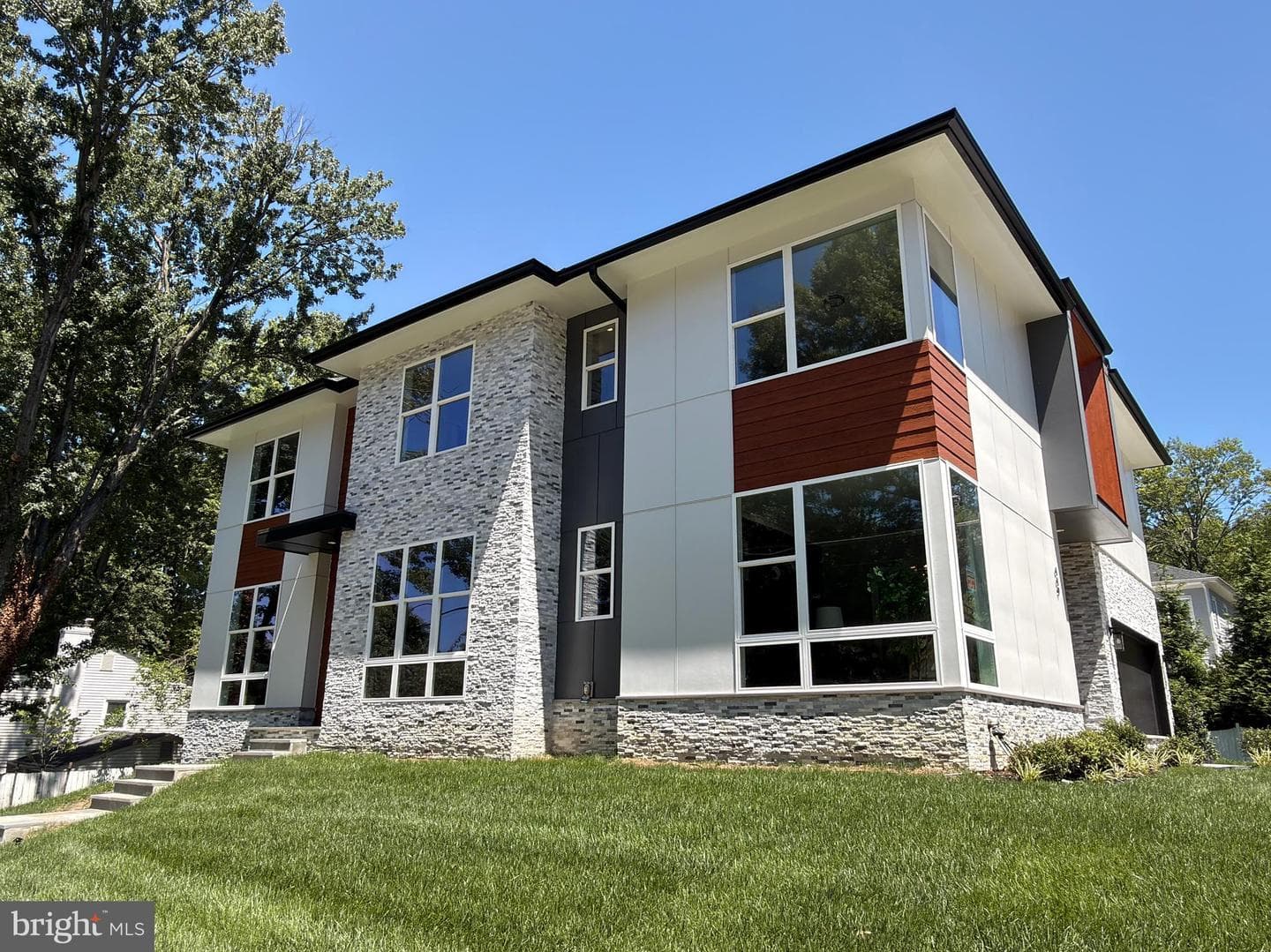 449 Lawyers Road NW, Vienna