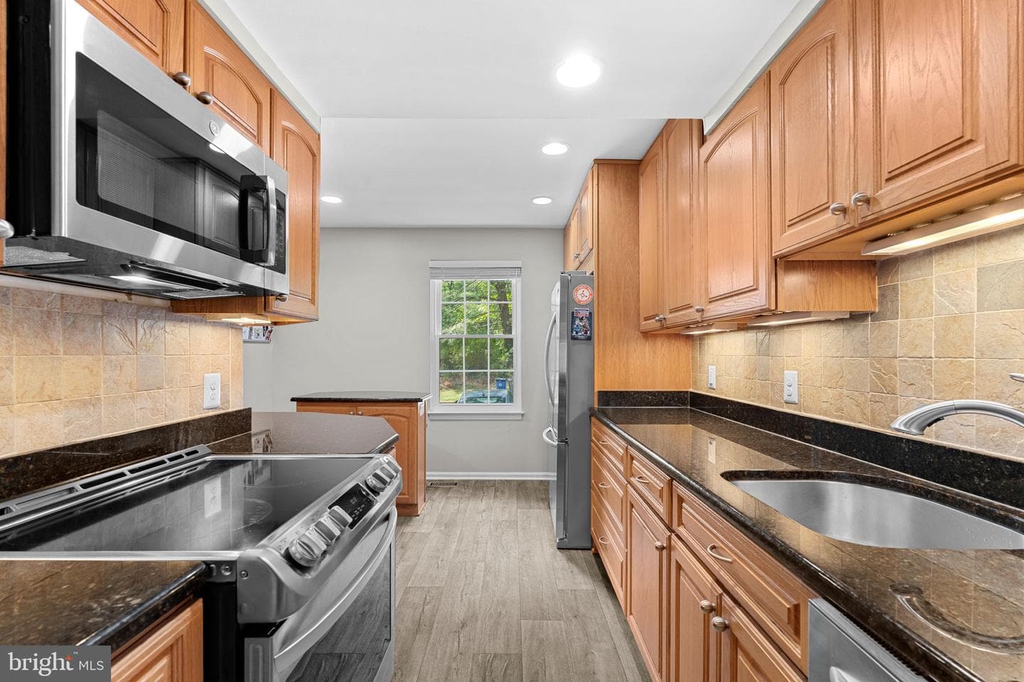 8942 Astongale Court photo 14