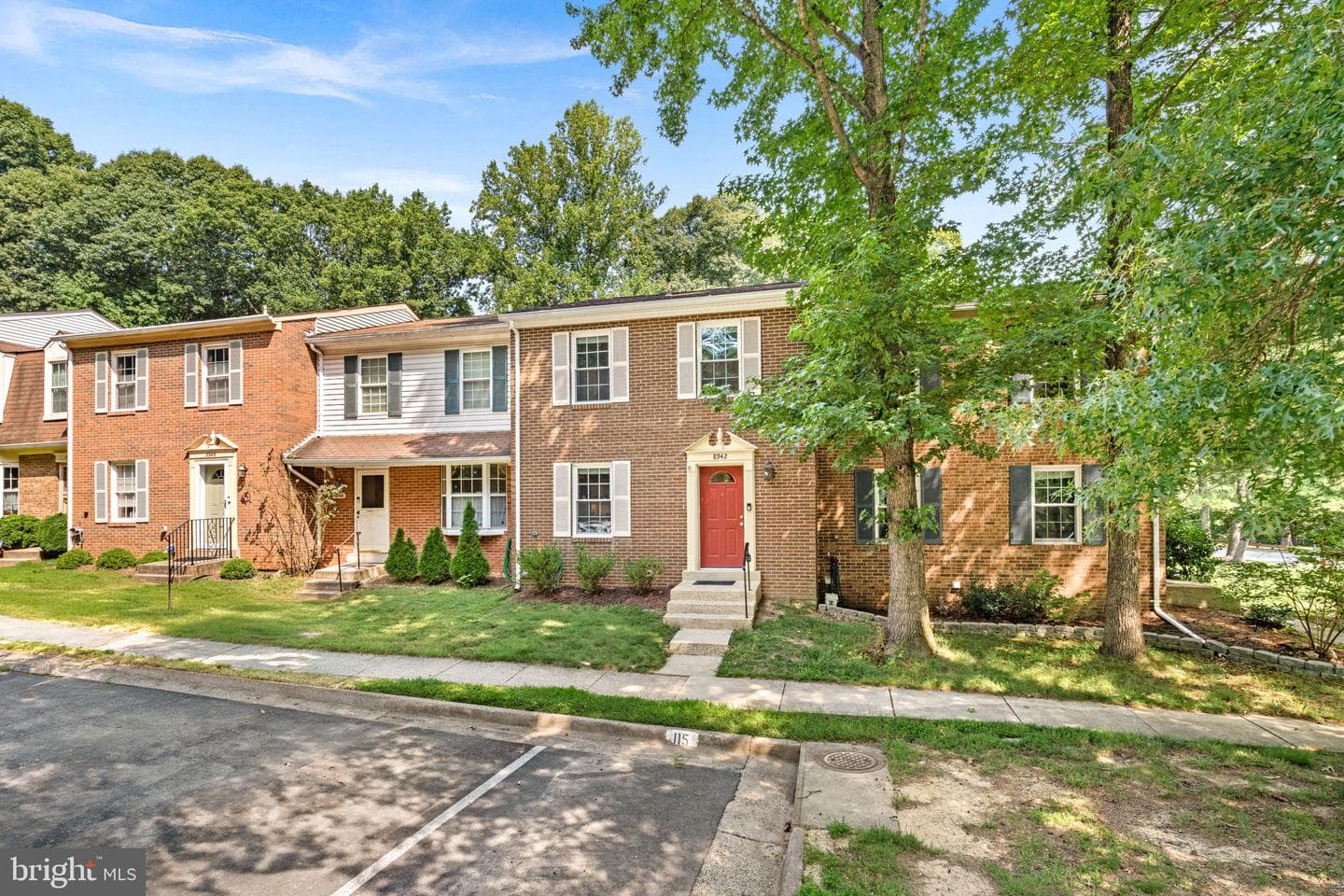 8942 Astongale Court photo 4