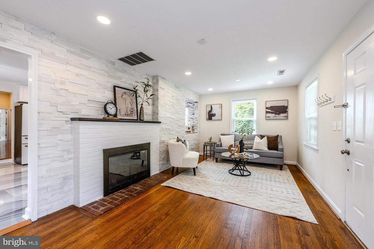 2923 Fairhill Road photo 6
