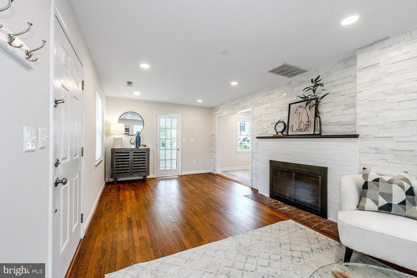 2923 Fairhill Road photo 7