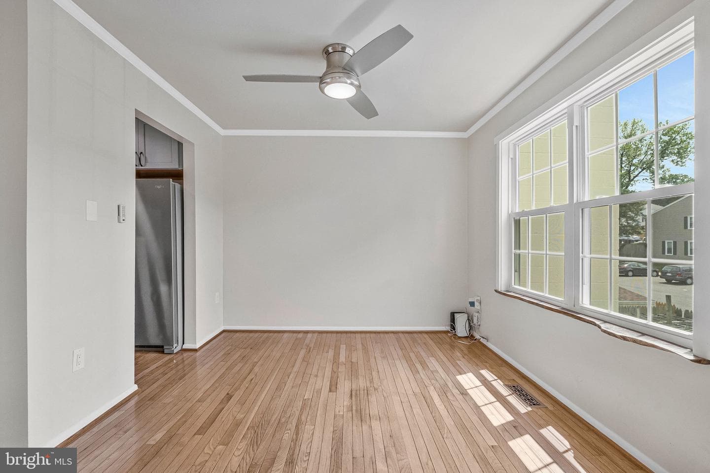 4151 Hamlin Court photo 11